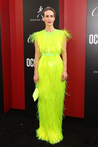 La imagen puede contener Sarah Paulson Fashion Premiere Doll Toy Persona humana Estreno en alfombra roja y alfombra roja