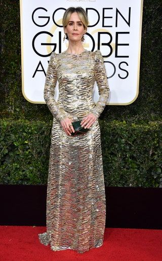 Kuva saattaa sisältää Sarah Paulson Clothing Apparel Human Person Fashion Sleeve ja Premiere