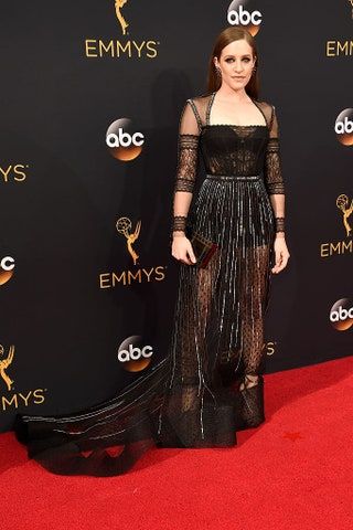 Esta imagen puede contener Carly Chaikin Fashion Premiere Human Person Estreno en alfombra roja y alfombra roja