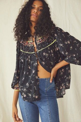blusa bohemia con estampado floral