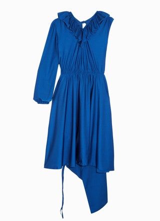 La imagen puede contener Ropa Vestido Vestido Manga larga Mujer Persona humana Bata Moda y vestido