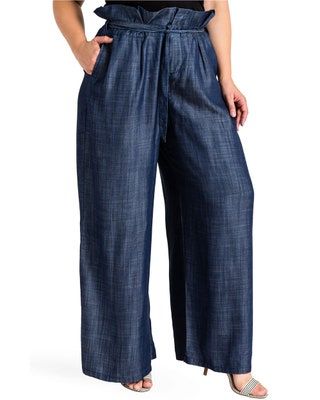Esta imagen puede contener ropa, ropa, pantalones, jeans, lino, decoración del hogar y color caqui