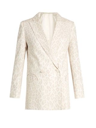 Bild könnte enthalten Bekleidung Bekleidung Jacke Blazer Mantel Anzug Mantel Bluse und Smoking