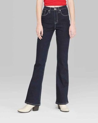 Bild kann enthalten Kleidung Kleidung Hosen Denim Jeans Mensch und Person