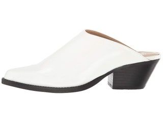 Bild kann Bekleidung Bekleidung Schuhe und Schuhe enthalten