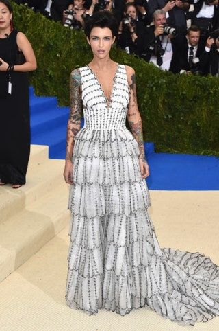 Bild könnte Ruby Rose Human Person Fashion und Premiere enthalten