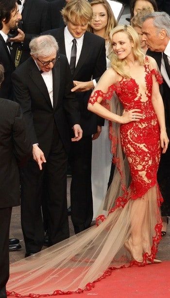 La imagen puede contener Rachel McAdams Ropa Abrigo Abrigo Traje Persona humana Vestido Esmoquin Moda y mujer