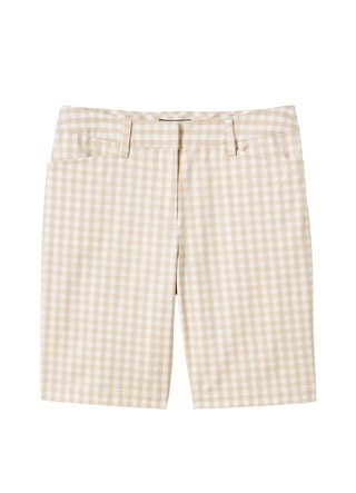 Bild kann Bekleidungsshorts und Bekleidung enthalten