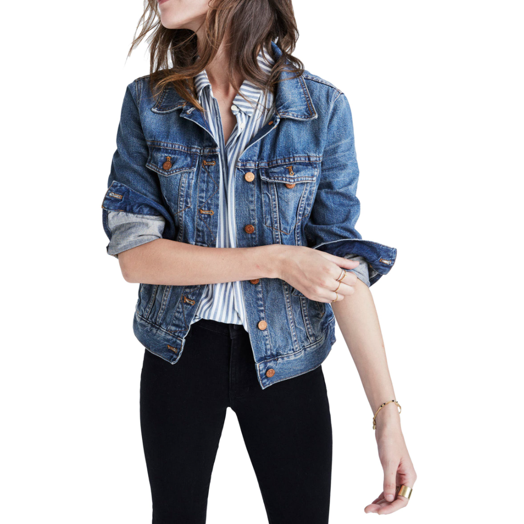 La imagen puede contener: ropa, indumentaria, pantalones, mezclilla, jeans, humano, persona y manga