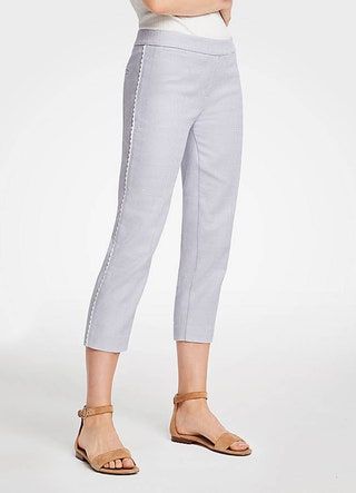 La imagen puede contener Ropa Ropa Pantalones Pantalones vaqueros Persona humana Calzado y calzado