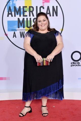 La imagen puede contener Chrissy Metz Estreno de moda Falda Ropa Vestimenta Humano y persona