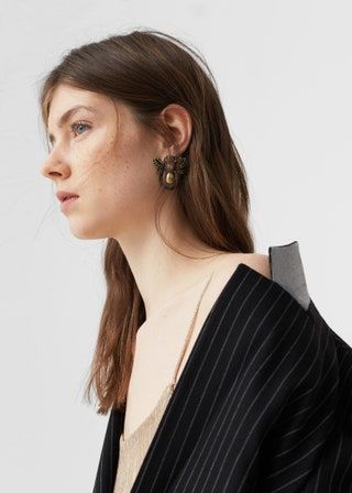 Kuva saattaa sisältää Face Human Person Clothing Sleeve Apparel Pitkähihaiset ja hiukset