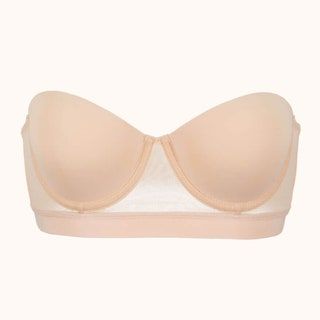 Esta imagen puede contener ropa interior ropa interior ropa interior calzado sandalia sujetador y bragas