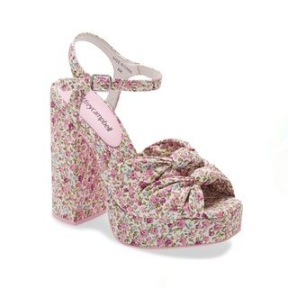 rosafarbene Sandalen mit Blumenmuster