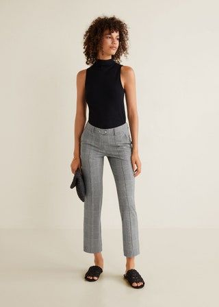 Ta slika lahko vsebuje Oblačila Oblačila Hlače Človeška oseba, ženske denim kavbojke in ženska