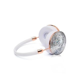 Esta imagen puede contener accesorios y accesorios de joyería