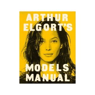 La imagen puede contener Christy Turlington Anuncio Póster Folleto Folleto de papel Humano y persona