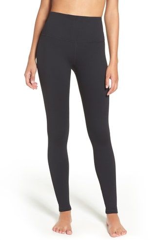 Afbeelding kan het volgende bevatten Kleding Kleding Broeken Panty