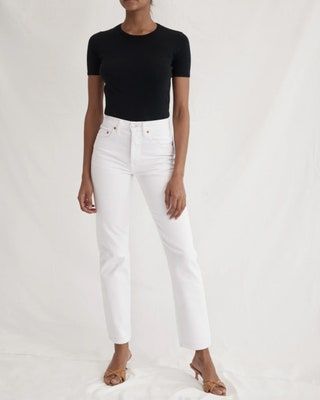 La imagen puede contener Ropa Ropa Pantalones Persona humana Mujer Denim y jeans