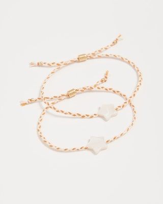 La imagen puede contener accesorios, joyería y pulsera.