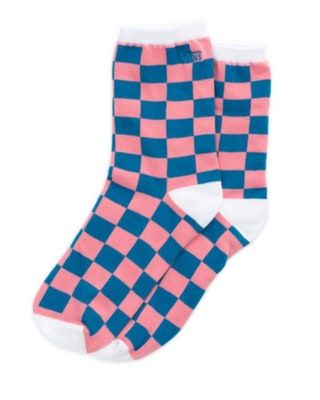 La imagen puede contener ropa, calzado, calzado y calcetines