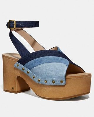 Bild kann Kleidung Bekleidung Schuhe Sandale und Schuh enthalten