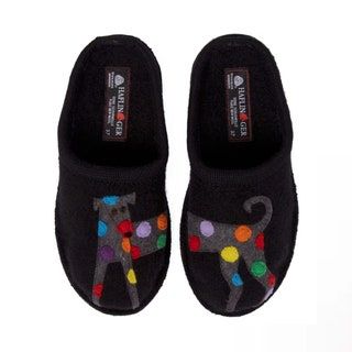 Bild kann Bekleidung Bekleidung Schuhe und Schuhe enthalten