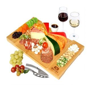Bambuskäsebrett mit Essen