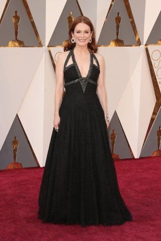 Bild könnte enthalten Julianne Moore Premiere Roter Teppich Roter Teppich Premiere Mode Mensch und Kleidung