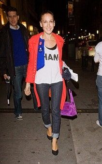 La imagen puede contener Ropa Ropa Persona humana Pantalones Sarah Jessica Parker Jeans y mezclilla
