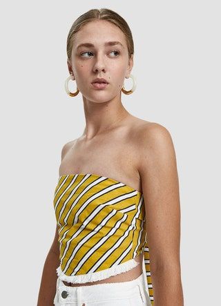 Nuotraukoje gali būti Clothing Apparel Dress Human Person ir Maudymosi kostiumėliai