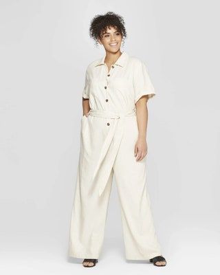 La imagen puede contener Ropa Ropa Pantalones Persona humana Mujer y mujer