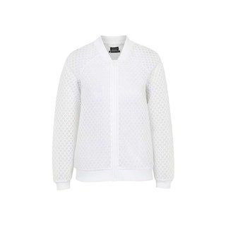 Afbeelding kan kleding bevatten Kleding Trui en vest