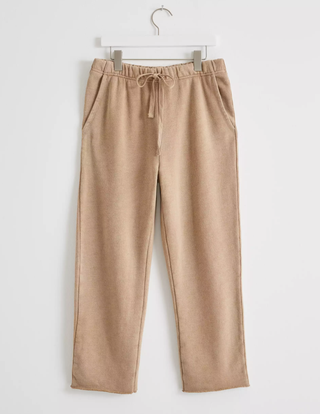 Bild kann Kleidung Kleidung Hosen und Khaki . enthalten