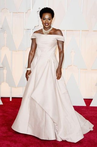 Bild könnte enthalten Viola Davis Kleidung Kleidung Mode Brautkleid Brautkleid Robe Kleid Mensch und Premiere