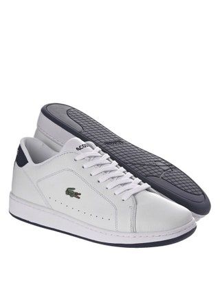 Bild könnte Kleidung Schuhe Bekleidung Schuh Sneaker und Laufschuh enthalten