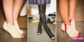 Bild kann enthalten Kleidung Kleidung Mensch Person Hosen Schuhe und Schuhe