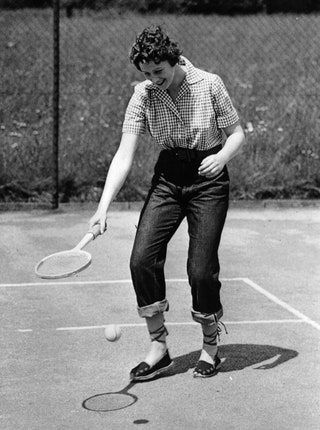 rincess Alexandra of Kent spiller tennis i familien Coppins i Buckinghamshire.