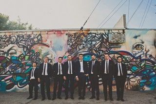 ในภาพอาจจะมี มนุษย์ คน Dominic Monaghan Art Graffiti Painting Mural Tie Accessories and Accessory