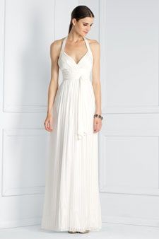 La imagen puede contener Ropa Vestimenta Moda Vestido de noche Vestido de túnica Persona humana Vestido de novia y boda