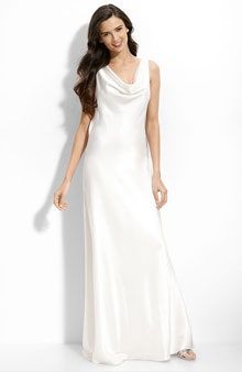 La imagen puede contener Vestido Ropa Ropa Persona humana Traje de boda Vestido de moda y vestido de novia