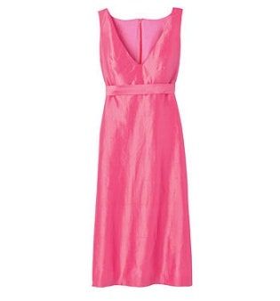 La imagen puede contener Ropa Vestido Vestido Falda Vestido de noche Vestido Bata Moda Decoración para el hogar y Mujer