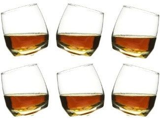 Bild könnte enthalten Getränk Schnaps Alkohol Getränk Glas Whisky Weinglas und Wein