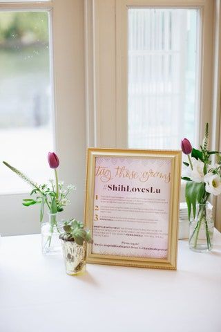 Bilden kan innehålla växt Blomma Blossom Blomsterarrangemang Prydnad Vas Konst Ikebana keramikburk och blomsterbukett