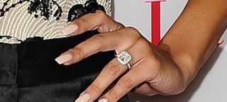 La imagen puede contener Accesorios Accesorio Anillo de joyería de persona humana y plata