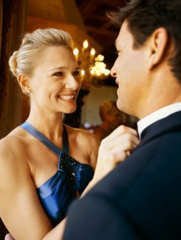 Bild kann menschliches Dating Person Kleidung Kleidung Gesicht und Frau enthalten