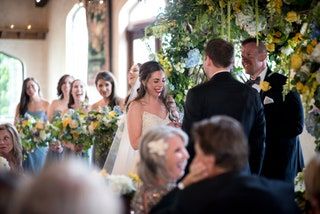 画像には衣料品アパレル人間人植物ローブファッションガウン結婚式の花と花が含まれている可能性があります