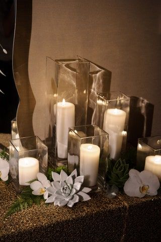 Bilden kan innehålla ljusglas och heminredning
