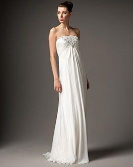 Bild kann enthalten Kleidung Kleidung Kleid Menschlich weiblich Person Hochzeitskleid Hochzeitsrobe Modekleid und Frau